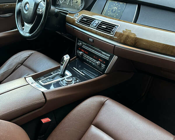 Серый БМВ 5 Серия, объемом двигателя 2.99 л и пробегом 226 тыс. км за 21500 $, фото 29 на Automoto.ua