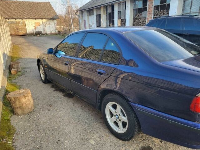 Синий БМВ 5 Серия, объемом двигателя 2.5 л и пробегом 376 тыс. км за 3400 $, фото 1 на Automoto.ua