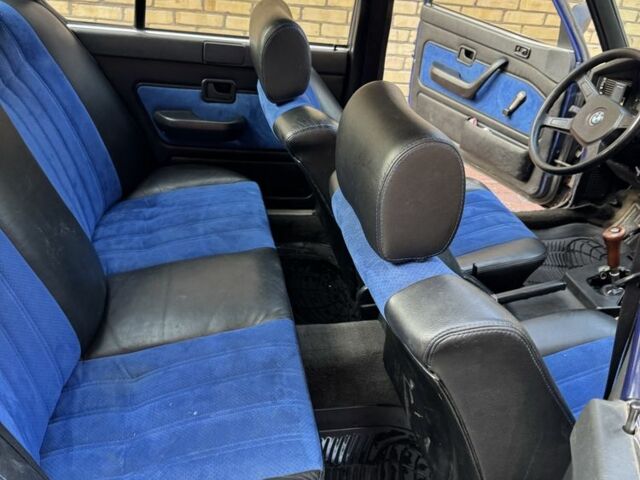 Синій БМВ 5 Серія, об'ємом двигуна 1.8 л та пробігом 10 тис. км за 1200 $, фото 4 на Automoto.ua