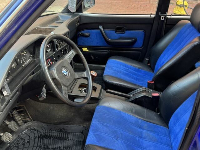 Синій БМВ 5 Серія, об'ємом двигуна 1.8 л та пробігом 10 тис. км за 1200 $, фото 3 на Automoto.ua