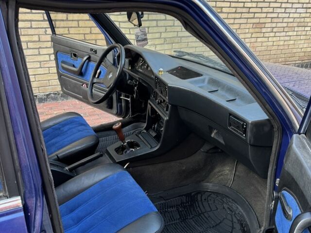 Синій БМВ 5 Серія, об'ємом двигуна 1.8 л та пробігом 10 тис. км за 1200 $, фото 2 на Automoto.ua