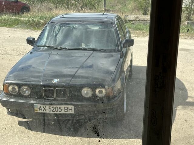 Синий БМВ 5 Серия, объемом двигателя 2 л и пробегом 233 тыс. км за 1800 $, фото 2 на Automoto.ua