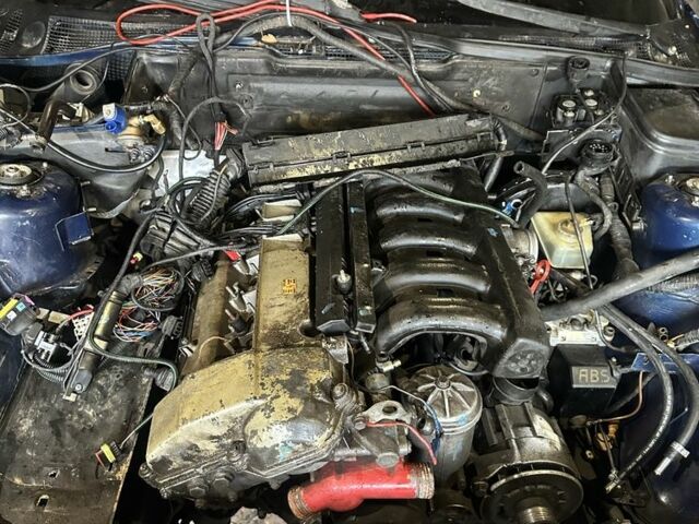 Синий БМВ 5 Серия, объемом двигателя 2 л и пробегом 400 тыс. км за 2500 $, фото 11 на Automoto.ua