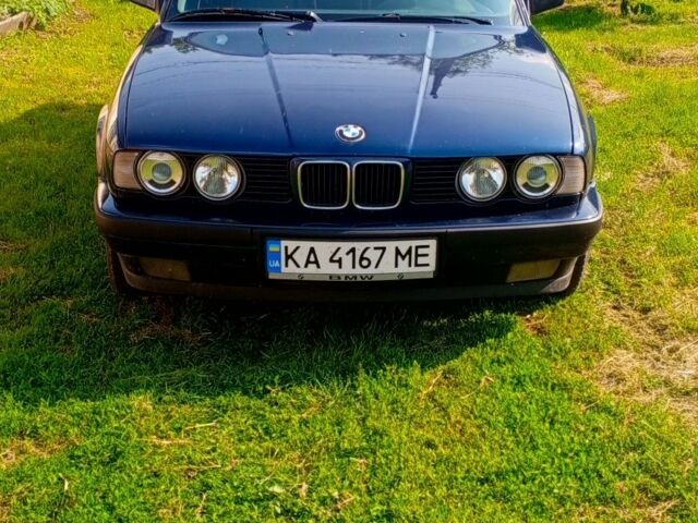 Синий БМВ 5 Серия, объемом двигателя 2 л и пробегом 379 тыс. км за 3250 $, фото 2 на Automoto.ua