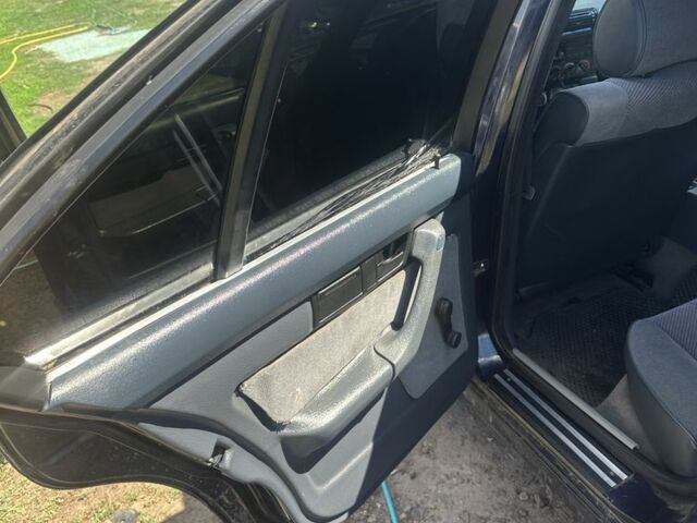 Синий БМВ 5 Серия, объемом двигателя 2 л и пробегом 400 тыс. км за 2500 $, фото 4 на Automoto.ua