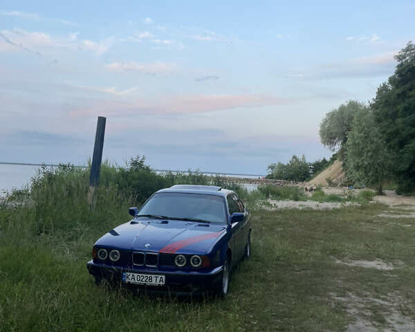 Синий БМВ 5 Серия, объемом двигателя 2.8 л и пробегом 299 тыс. км за 2500 $, фото 3 на Automoto.ua