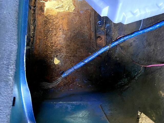 Синій БМВ 5 Серія, об'ємом двигуна 2 л та пробігом 241 тис. км за 1530 $, фото 10 на Automoto.ua