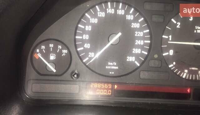 Синий БМВ 5 Серия, объемом двигателя 2.5 л и пробегом 288 тыс. км за 2800 $, фото 27 на Automoto.ua