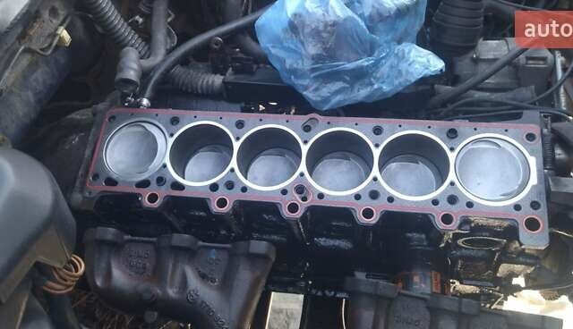 Синий БМВ 5 Серия, объемом двигателя 2.5 л и пробегом 288 тыс. км за 2800 $, фото 14 на Automoto.ua