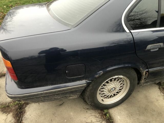 Синий БМВ 5 Серия, объемом двигателя 2 л и пробегом 200 тыс. км за 2200 $, фото 5 на Automoto.ua