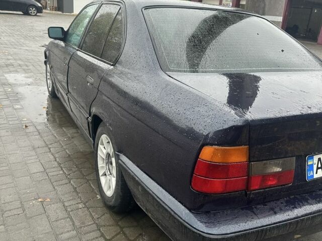 Синій БМВ 5 Серія, об'ємом двигуна 2.5 л та пробігом 400 тис. км за 2200 $, фото 4 на Automoto.ua