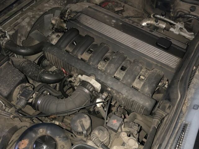 Синий БМВ 5 Серия, объемом двигателя 2 л и пробегом 200 тыс. км за 2200 $, фото 4 на Automoto.ua