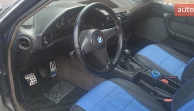 Синий БМВ 5 Серия, объемом двигателя 2.5 л и пробегом 288 тыс. км за 2800 $, фото 4 на Automoto.ua