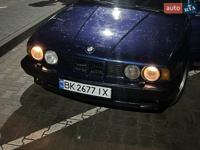 Синій БМВ 5 Серія, об'ємом двигуна 1.99 л та пробігом 300 тис. км за 2200 $, фото 6 на Automoto.ua