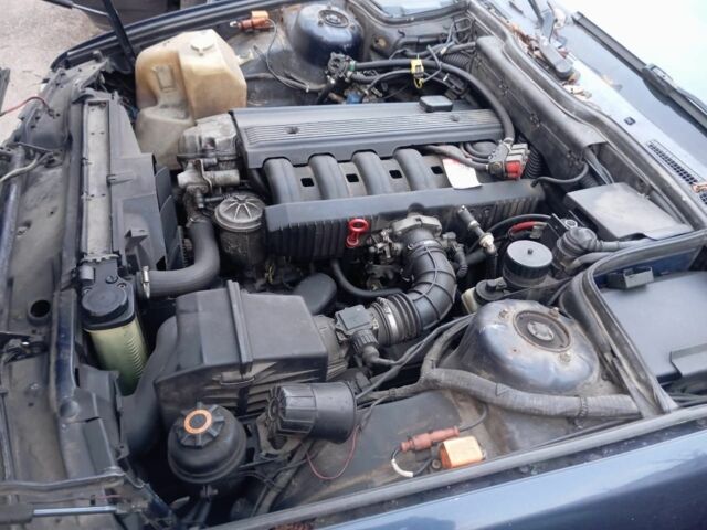 Синий БМВ 5 Серия, объемом двигателя 2 л и пробегом 500 тыс. км за 1700 $, фото 8 на Automoto.ua