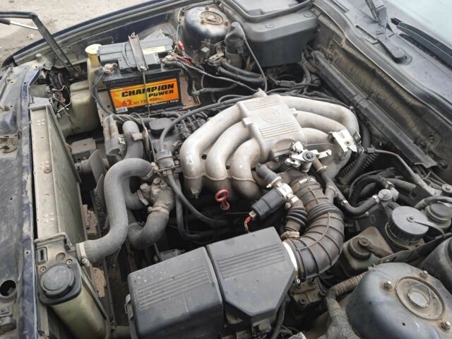 Синий БМВ 5 Серия, объемом двигателя 2.5 л и пробегом 750 тыс. км за 1500 $, фото 2 на Automoto.ua