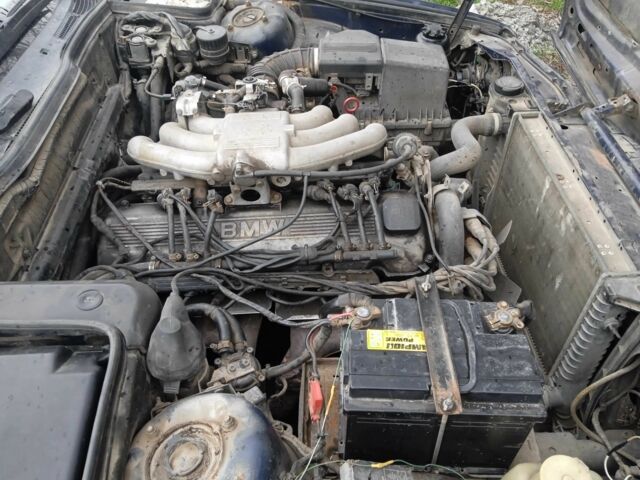 Синий БМВ 5 Серия, объемом двигателя 2.5 л и пробегом 750 тыс. км за 1500 $, фото 1 на Automoto.ua