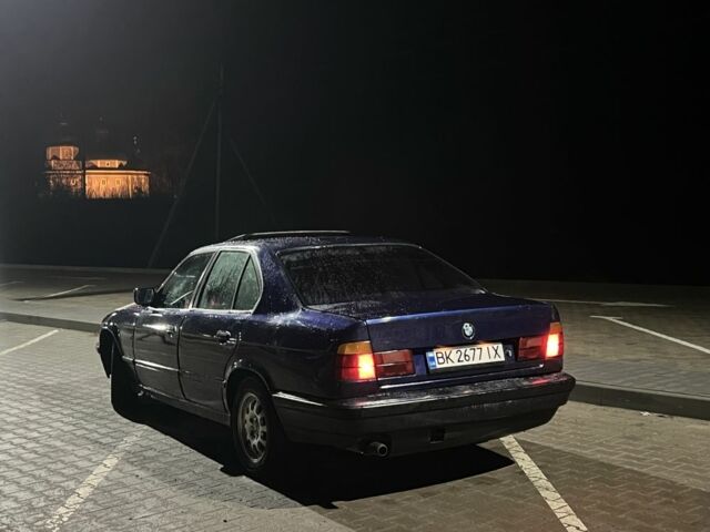Синій БМВ 5 Серія, об'ємом двигуна 2 л та пробігом 300 тис. км за 2250 $, фото 2 на Automoto.ua