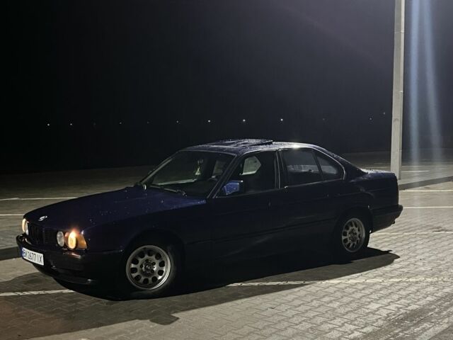 Синій БМВ 5 Серія, об'ємом двигуна 2 л та пробігом 300 тис. км за 2250 $, фото 1 на Automoto.ua