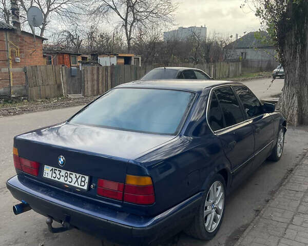 Синий БМВ 5 Серия, объемом двигателя 2 л и пробегом 300 тыс. км за 2500 $, фото 2 на Automoto.ua