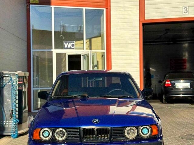 Синий БМВ 5 Серия, объемом двигателя 2.5 л и пробегом 200 тыс. км за 2150 $, фото 1 на Automoto.ua