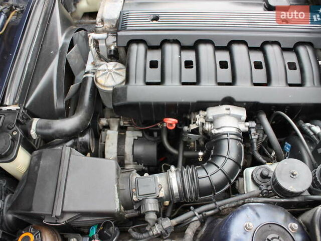 Синий БМВ 5 Серия, объемом двигателя 2 л и пробегом 900 тыс. км за 2300 $, фото 17 на Automoto.ua