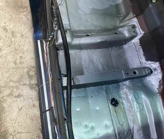 Синій БМВ 5 Серія, об'ємом двигуна 2 л та пробігом 500 тис. км за 2800 $, фото 6 на Automoto.ua