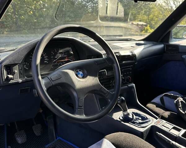 Синій БМВ 5 Серія, об'ємом двигуна 2 л та пробігом 600 тис. км за 2600 $, фото 5 на Automoto.ua
