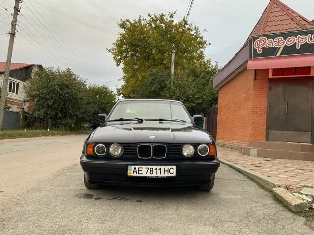 Синій БМВ 5 Серія, об'ємом двигуна 2 л та пробігом 400 тис. км за 2500 $, фото 1 на Automoto.ua