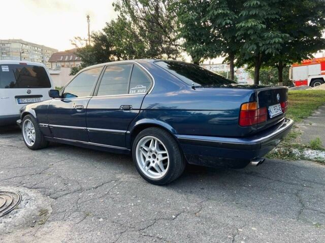 Синій БМВ 5 Серія, об'ємом двигуна 2 л та пробігом 500 тис. км за 2800 $, фото 2 на Automoto.ua