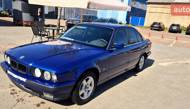 Синій БМВ 5 Серія, об'ємом двигуна 2.44 л та пробігом 450 тис. км за 4000 $, фото 1 на Automoto.ua