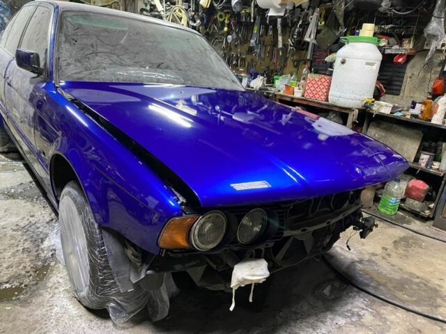 Синий БМВ 5 Серия, объемом двигателя 2.5 л и пробегом 3 тыс. км за 4000 $, фото 2 на Automoto.ua