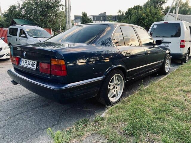 Синій БМВ 5 Серія, об'ємом двигуна 2 л та пробігом 500 тис. км за 2800 $, фото 1 на Automoto.ua