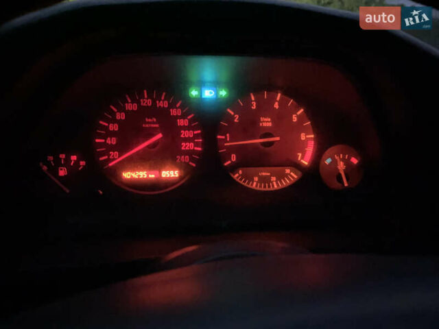 Синій БМВ 5 Серія, об'ємом двигуна 1.99 л та пробігом 400 тис. км за 2500 $, фото 8 на Automoto.ua