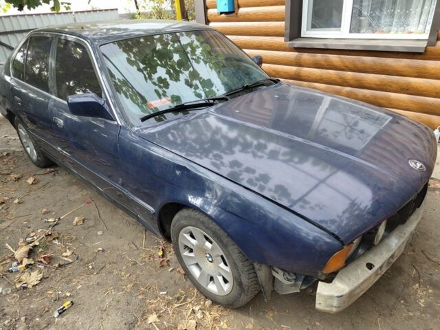 Синій БМВ 5 Серія, об'ємом двигуна 2 л та пробігом 200 тис. км за 500 $, фото 1 на Automoto.ua