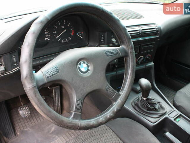 Синий БМВ 5 Серия, объемом двигателя 2 л и пробегом 900 тыс. км за 2300 $, фото 14 на Automoto.ua