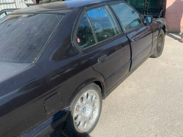 Синій БМВ 5 Серія, об'ємом двигуна 2 л та пробігом 3 тис. км за 2300 $, фото 2 на Automoto.ua