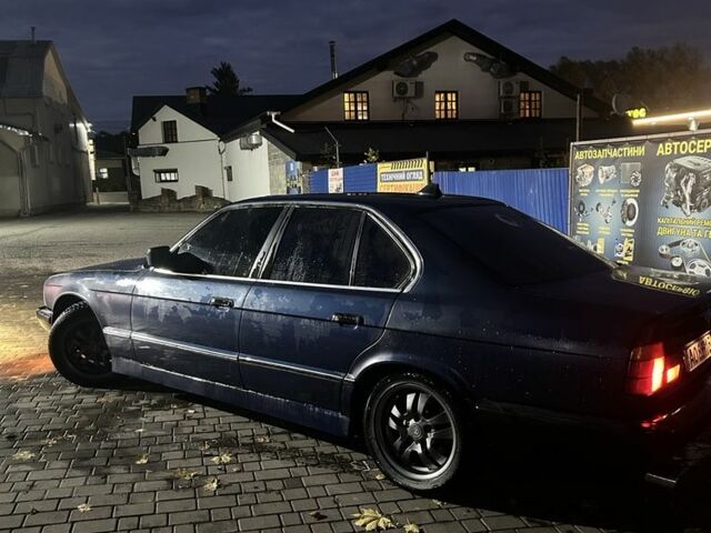 Синій БМВ 5 Серія, об'ємом двигуна 2 л та пробігом 487 тис. км за 2450 $, фото 2 на Automoto.ua