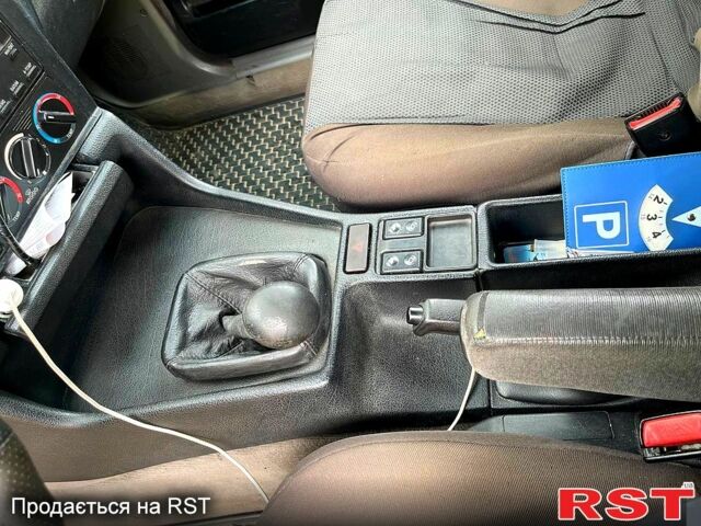 Синий БМВ 5 Серия, объемом двигателя 2 л и пробегом 670 тыс. км за 2800 $, фото 8 на Automoto.ua