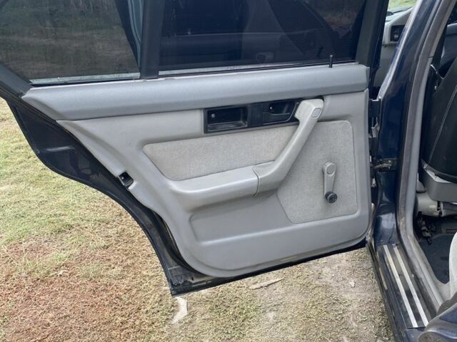 Синий БМВ 5 Серия, объемом двигателя 1.8 л и пробегом 310 тыс. км за 1200 $, фото 13 на Automoto.ua