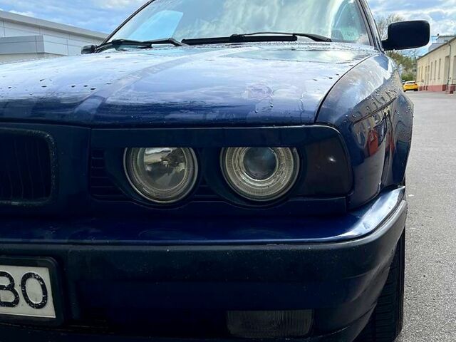 Синий БМВ 5 Серия, объемом двигателя 2 л и пробегом 670 тыс. км за 2800 $, фото 4 на Automoto.ua