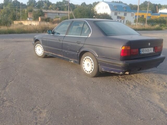 Синий БМВ 5 Серия, объемом двигателя 2 л и пробегом 303 тыс. км за 2500 $, фото 2 на Automoto.ua