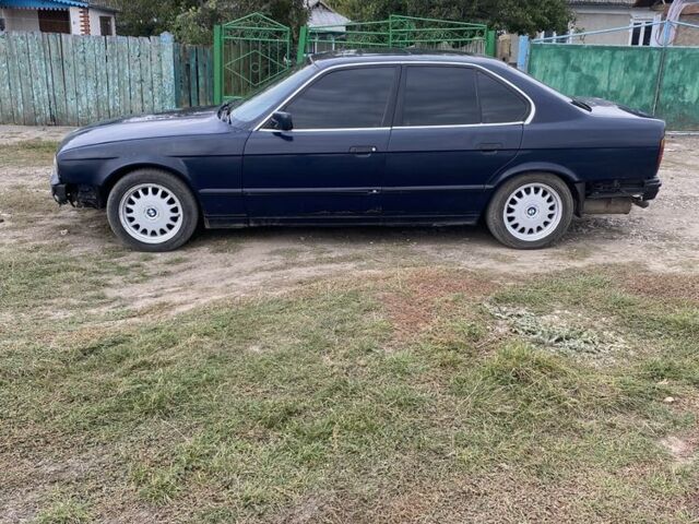 Синий БМВ 5 Серия, объемом двигателя 1.8 л и пробегом 310 тыс. км за 1200 $, фото 2 на Automoto.ua