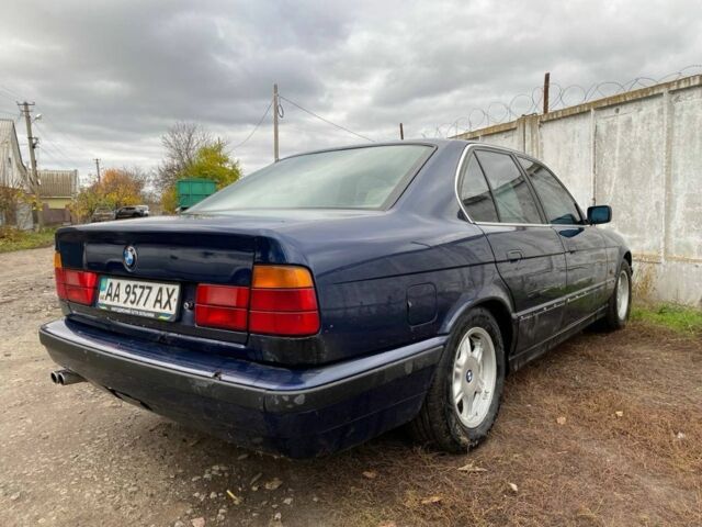 Синій БМВ 5 Серія, об'ємом двигуна 2 л та пробігом 300 тис. км за 2200 $, фото 6 на Automoto.ua