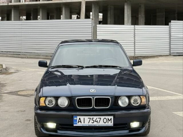 Синій БМВ 5 Серія, об'ємом двигуна 2.5 л та пробігом 300 тис. км за 2500 $, фото 1 на Automoto.ua