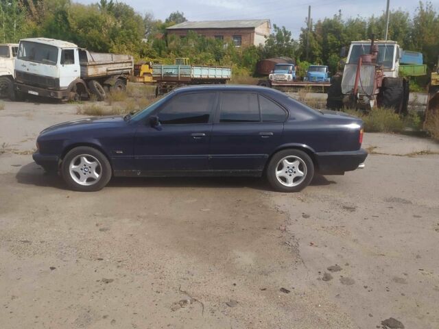 Синий БМВ 5 Серия, объемом двигателя 1.8 л и пробегом 1000 тыс. км за 3000 $, фото 3 на Automoto.ua