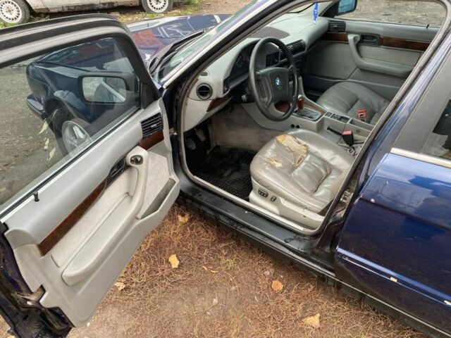 Синій БМВ 5 Серія, об'ємом двигуна 2 л та пробігом 300 тис. км за 2200 $, фото 14 на Automoto.ua