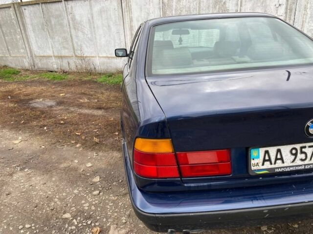 Синій БМВ 5 Серія, об'ємом двигуна 2 л та пробігом 300 тис. км за 2200 $, фото 10 на Automoto.ua