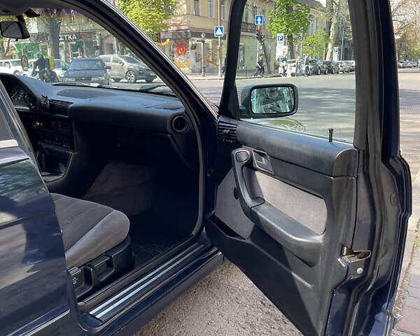 Синій БМВ 5 Серія, об'ємом двигуна 2.3 л та пробігом 295 тис. км за 5000 $, фото 13 на Automoto.ua