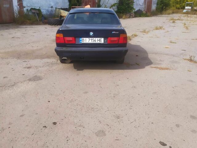 Синий БМВ 5 Серия, объемом двигателя 1.8 л и пробегом 1000 тыс. км за 3000 $, фото 1 на Automoto.ua